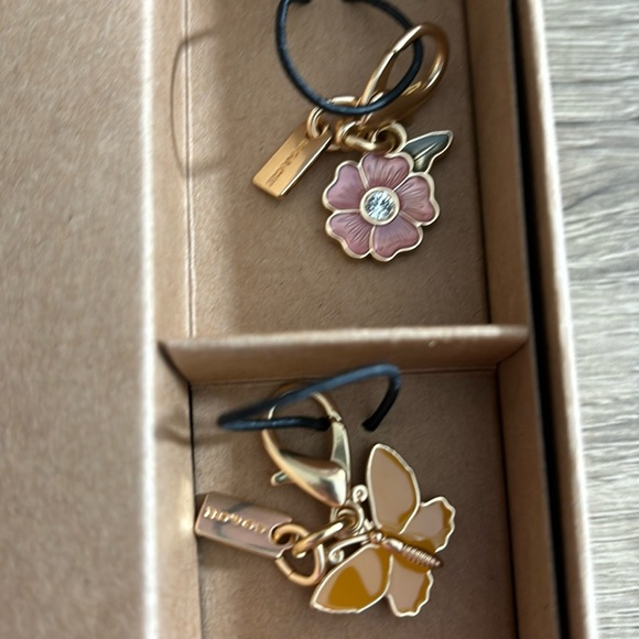 Coach Mini Wallet on a Chain Floral NWT - Picture 4 of 7